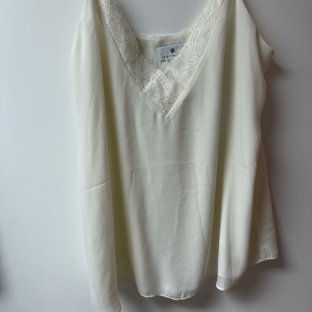 Socialite lace camisole